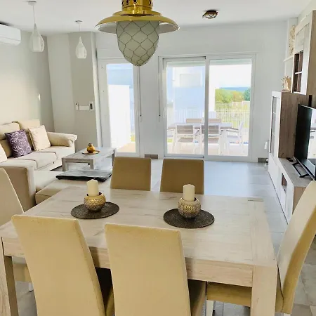 Sun Kissed Beach House Familias *