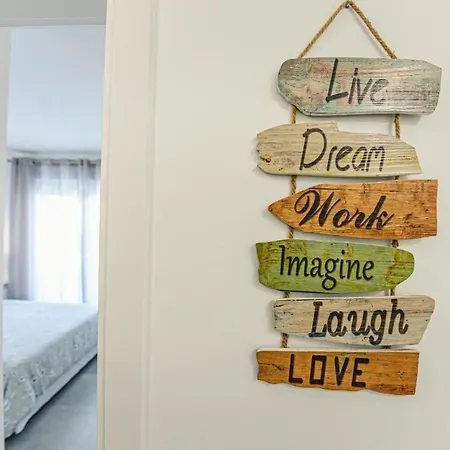 Sun Kissed Beach House Familias *