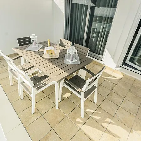 Apartment Sun Kissed Beach House Familias