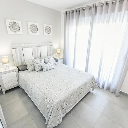 Sun Kissed Beach House Familias *